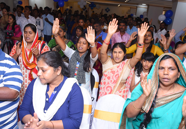 Bro Andrew Richard wonderfully celebrates his 57th Birthday amidst a large number of devotees and social organisations here on Tuesday 16th, 2018 in Bangalore with the myriad of wishes.